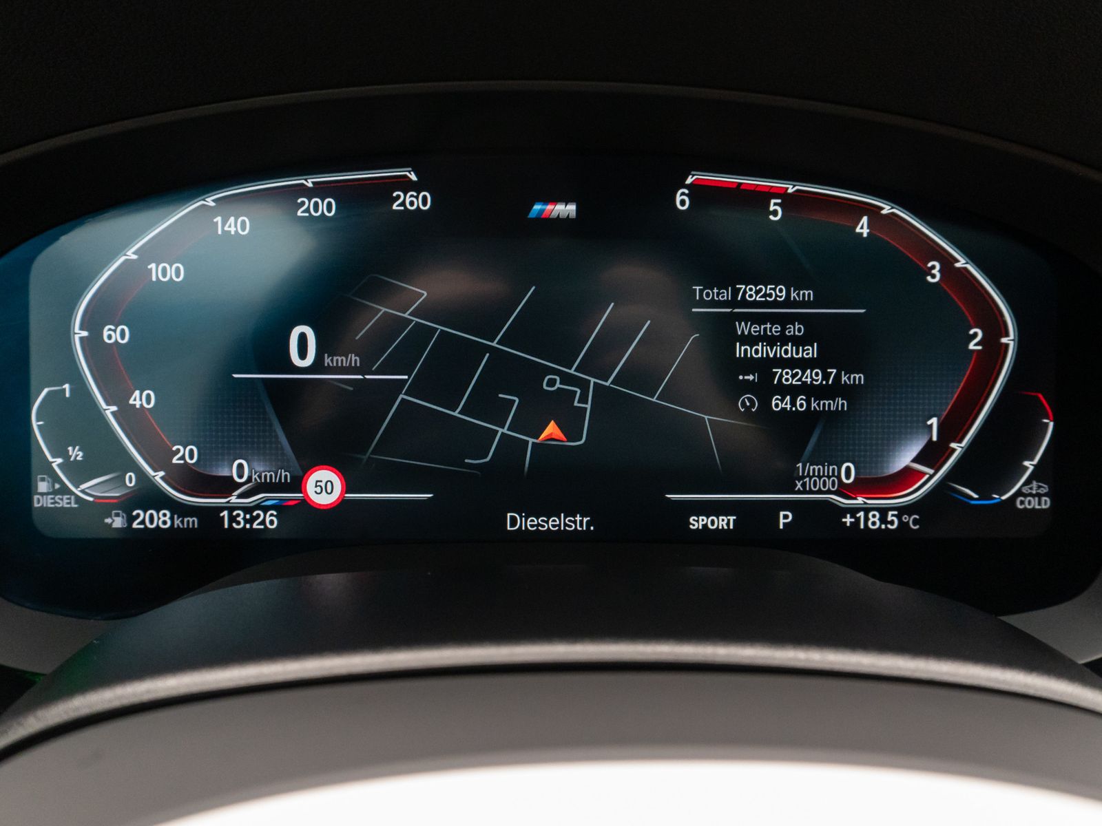 Fahrzeugabbildung BMW 530d M Sport Kamera DAB Memory ACC H/K Panorama