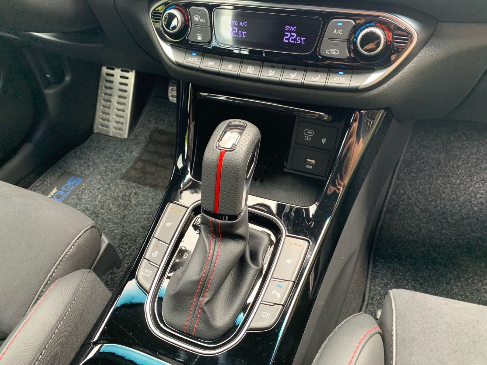 Fahrzeugabbildung Hyundai i30 Kombi 1.5 T-GDI 7-DCT N Line Mild-Hybrid Sit