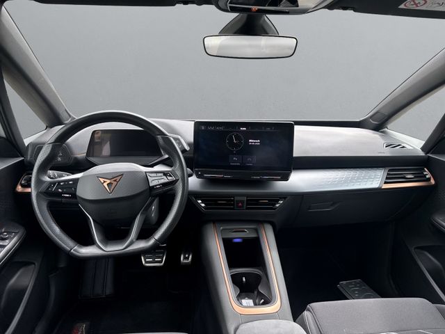 Born 60kW/h *Panorama+Navi+HeadUp+360 Kamera+ACC