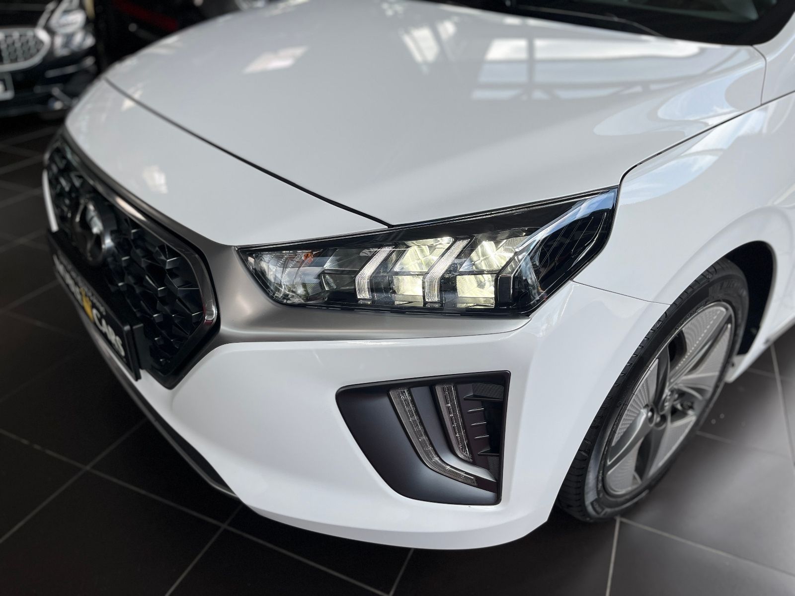 Fahrzeugabbildung Hyundai IONIQ Style Hybrid AHK LED NAV SHZ ALU