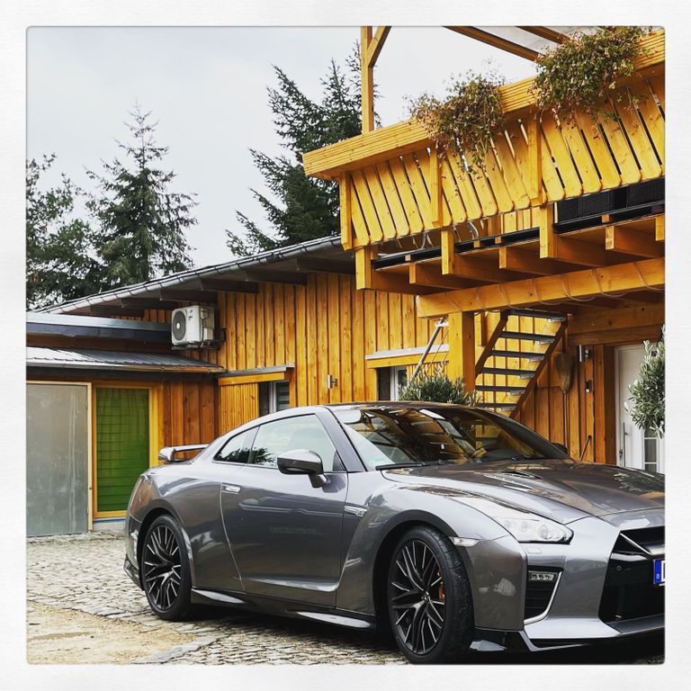 Image of Nissan GT-R