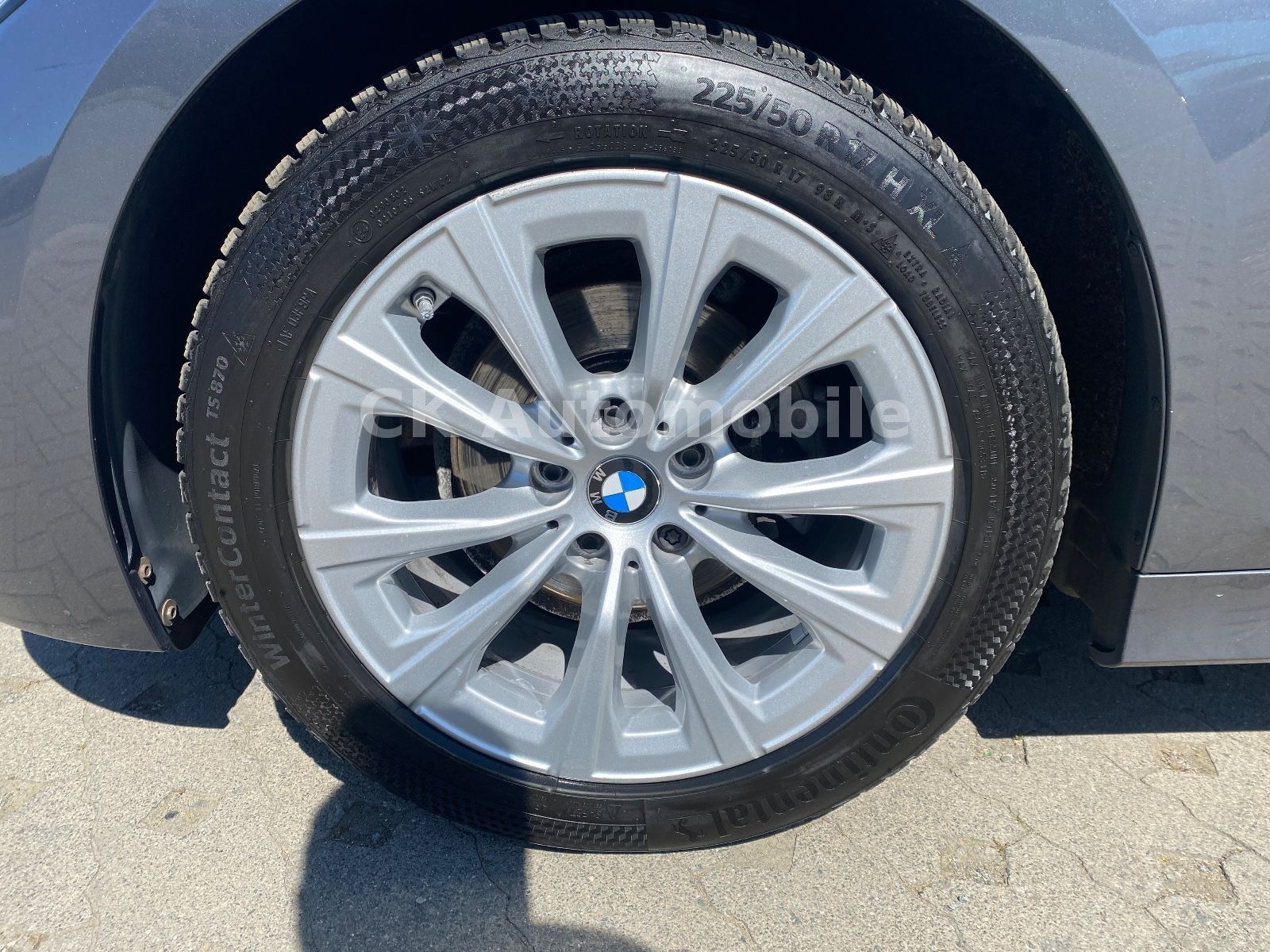 Fahrzeugabbildung BMW 318d Touring Advantage/LiveCockpit/Navi/Laser/AH