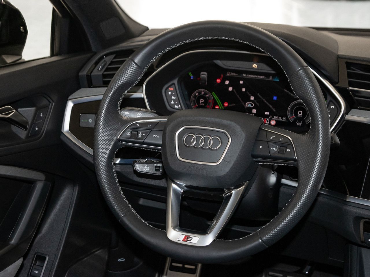 Audi Q3 Sportback 40 TDI qu S line AHK Matrix SONOS foto 14