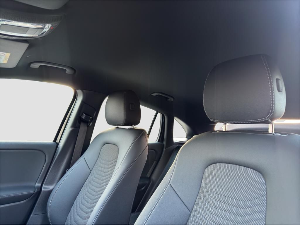 Fahrzeugabbildung Mercedes-Benz GLA 200 d LED*DISTRONIC*SpurH*elHeck*AHK*RFK*PDC