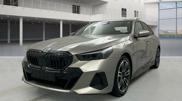 BMW 530e M Sportpaket Pro Iconic Key-Go Driving+ 360