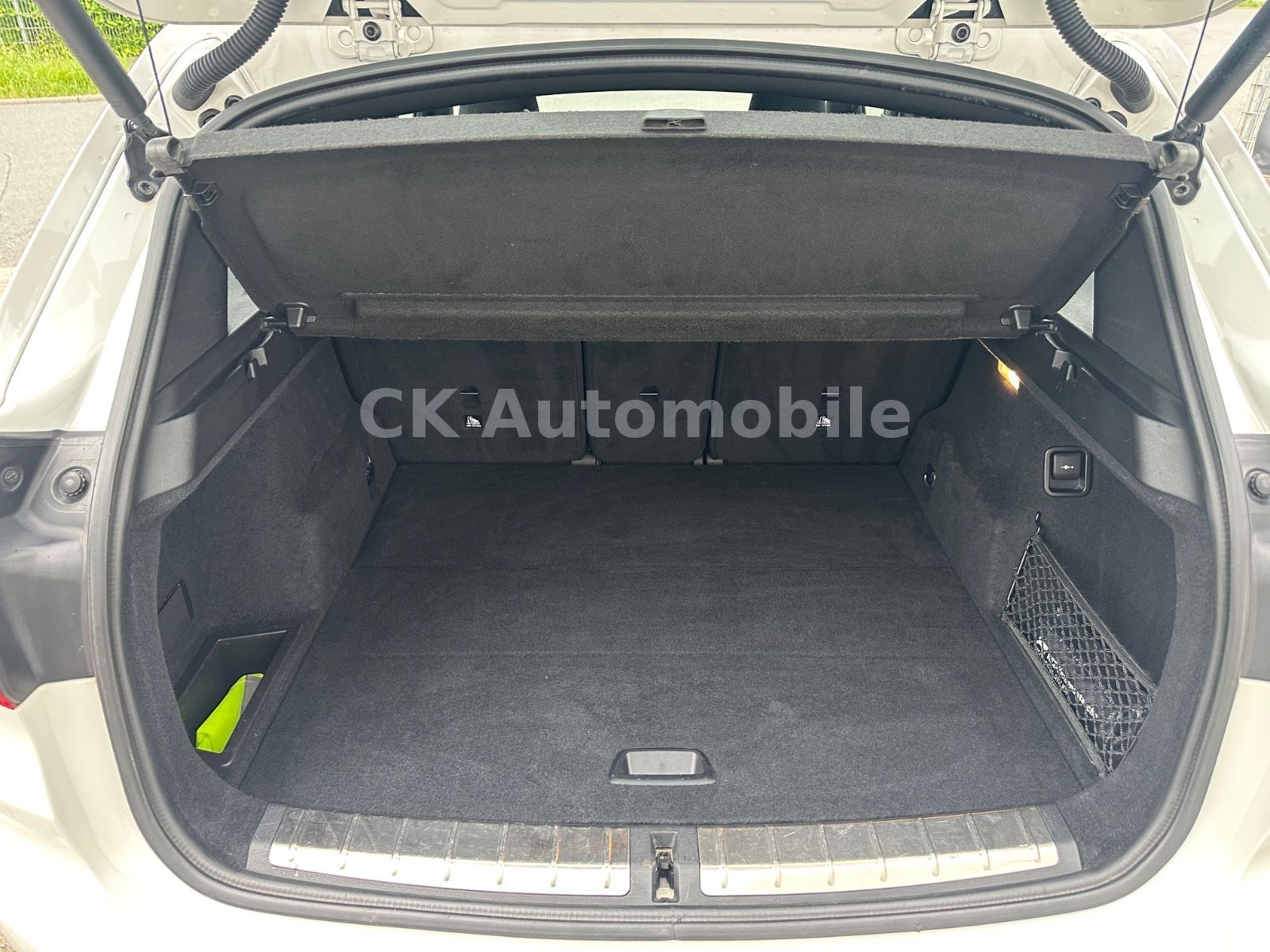 Fahrzeugabbildung BMW X1 sDrive 18d Automatik/Navi Plus/Head-Up/PDC