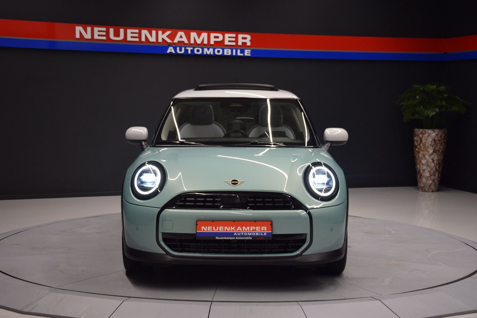 Fahrzeugabbildung MINI Cooper C Classic Trim Paket-M Pano HuD Kamera