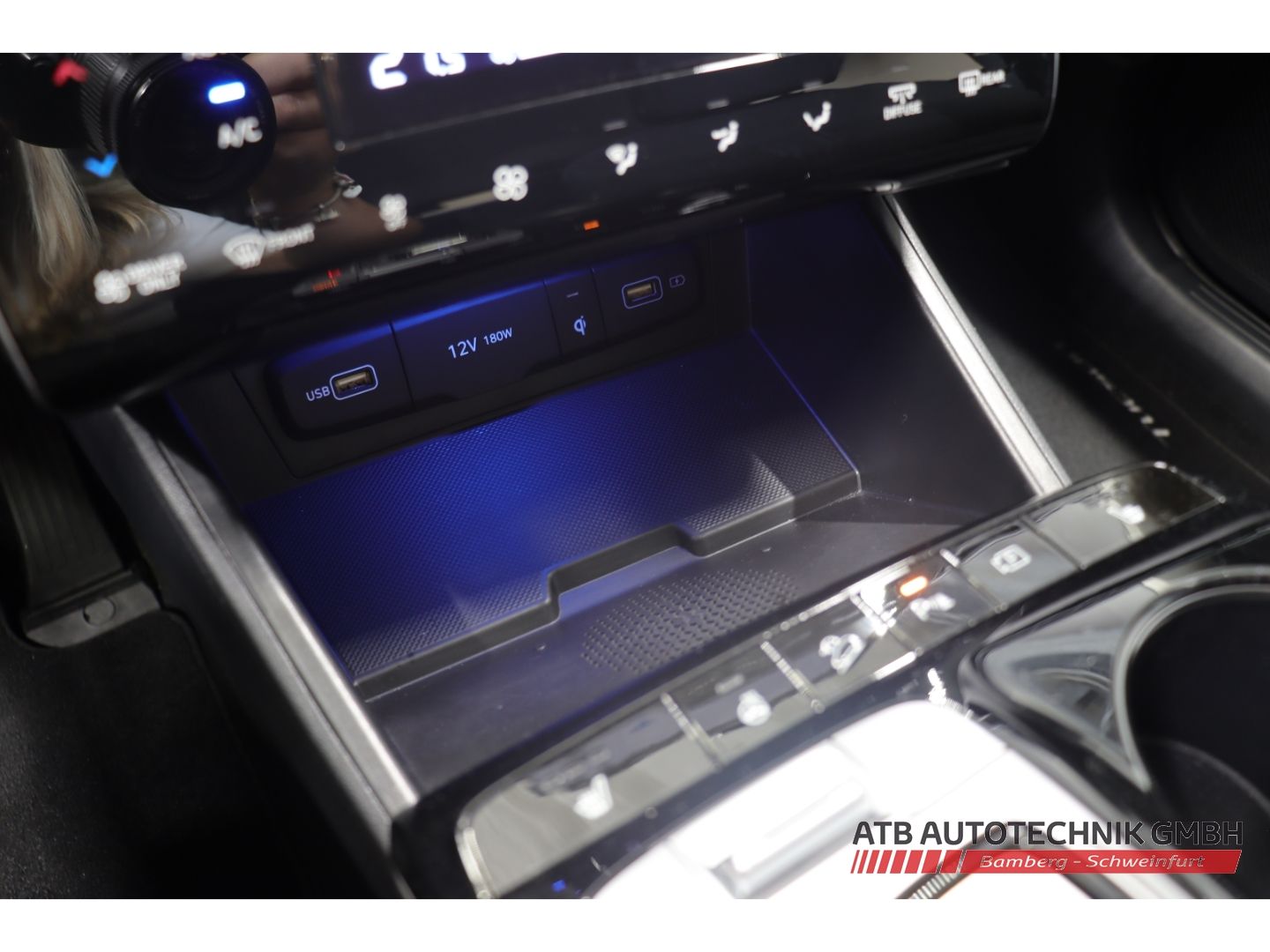 Fahrzeugabbildung Hyundai Tucson Trend PHEV 97,7%SOH 1.6 T-GDi 265PS 6-AT