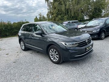 Volkswagen Tiguan - 4