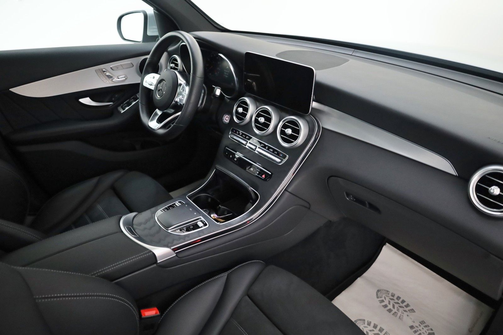Fahrzeugabbildung Mercedes-Benz GLC 300 e 4M,AMG-line, Navi,LED,360Kam,Pano,AHK