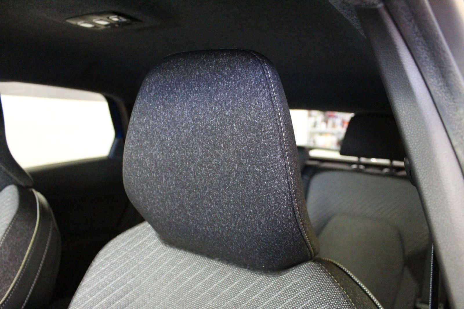 Fahrzeugabbildung Renault Captur Mild Hybrid 140 EDC *Navigations-Paket*