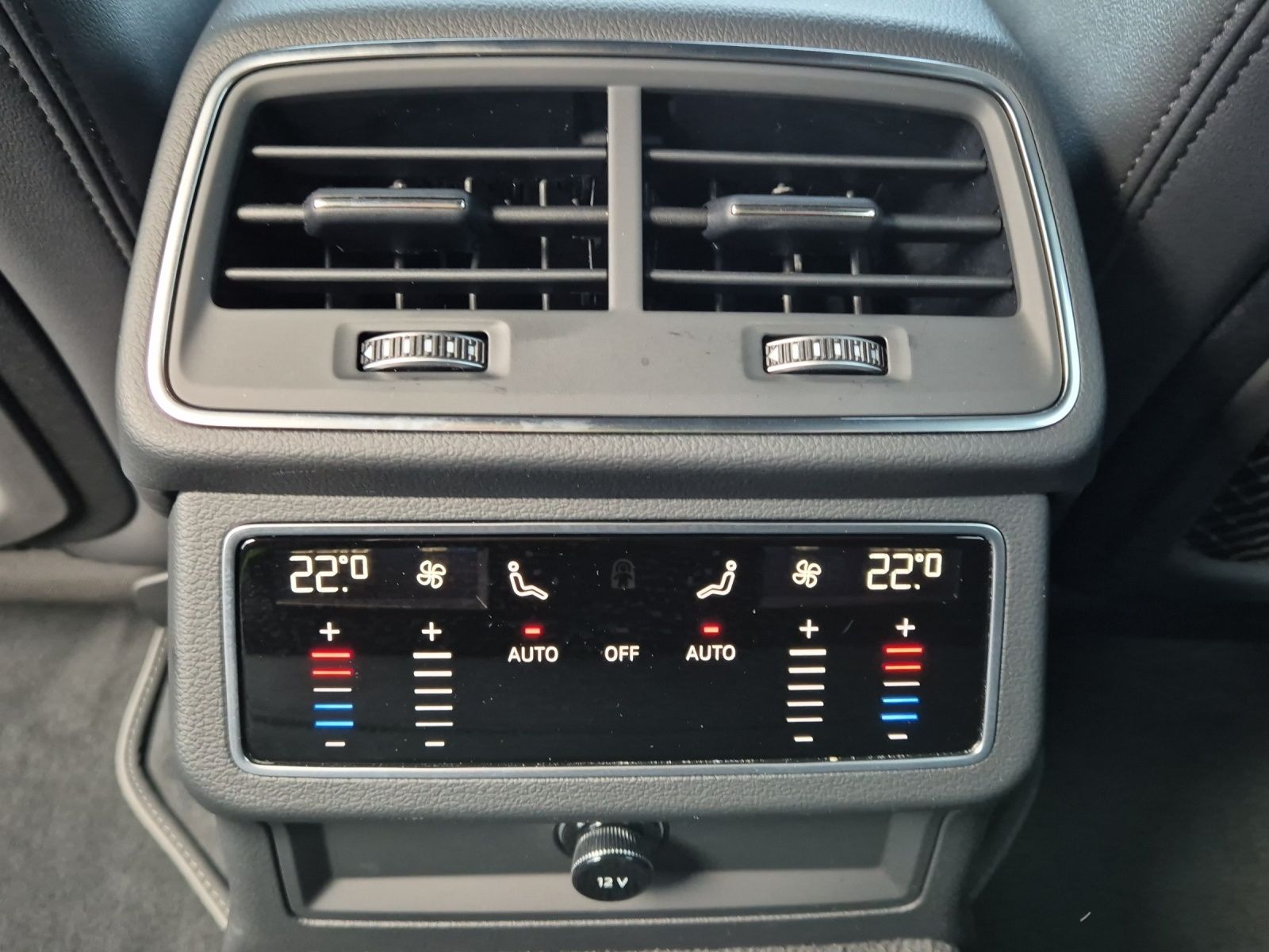 Fahrzeugabbildung Audi S6 Avant TDI quattro Matrix Navi AVC ACC B&O SHZ