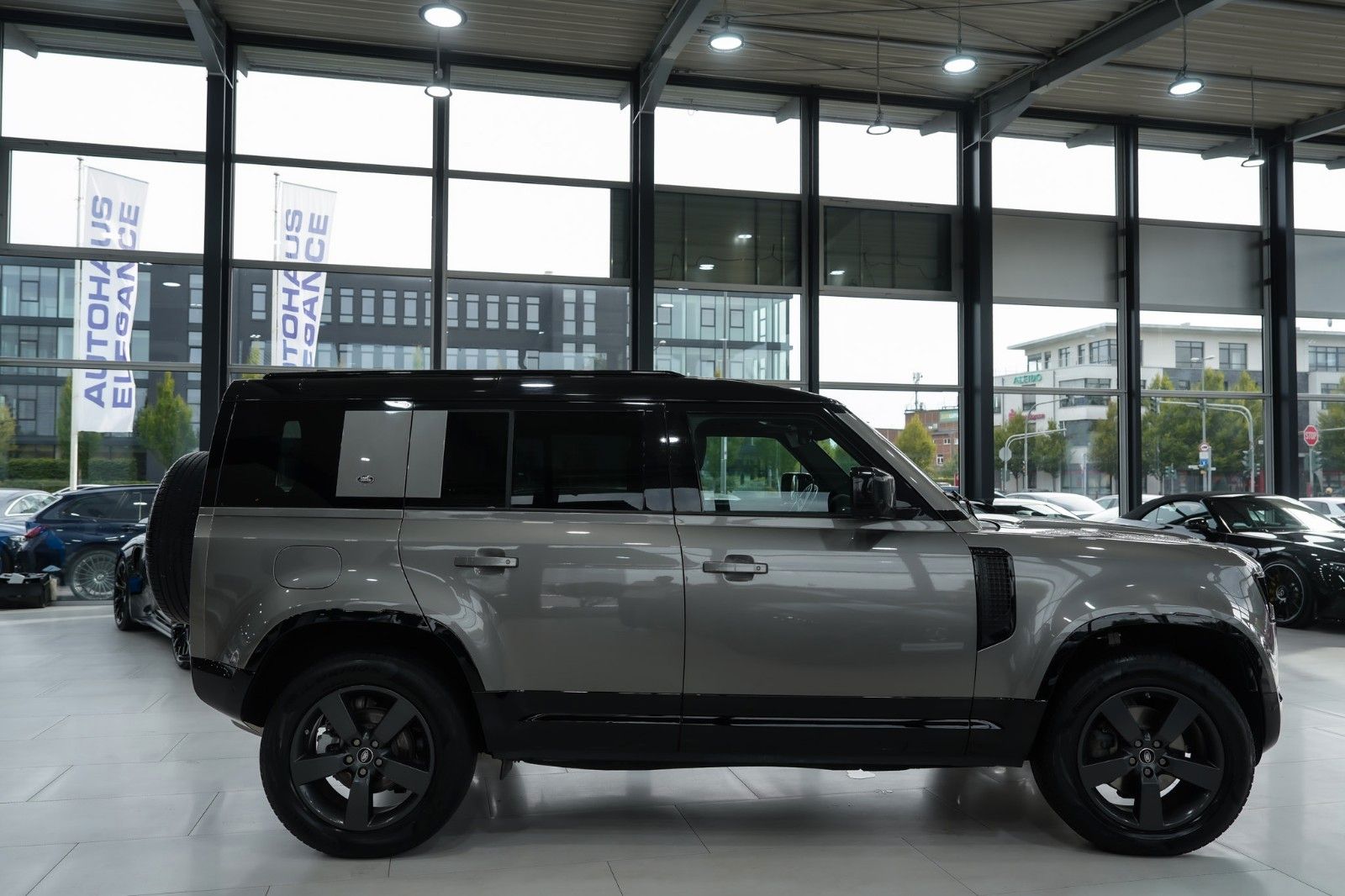 Land Rover Defender 110 X-Dynamic SE*LUFTFED*MERDIAN*360°* foto 7