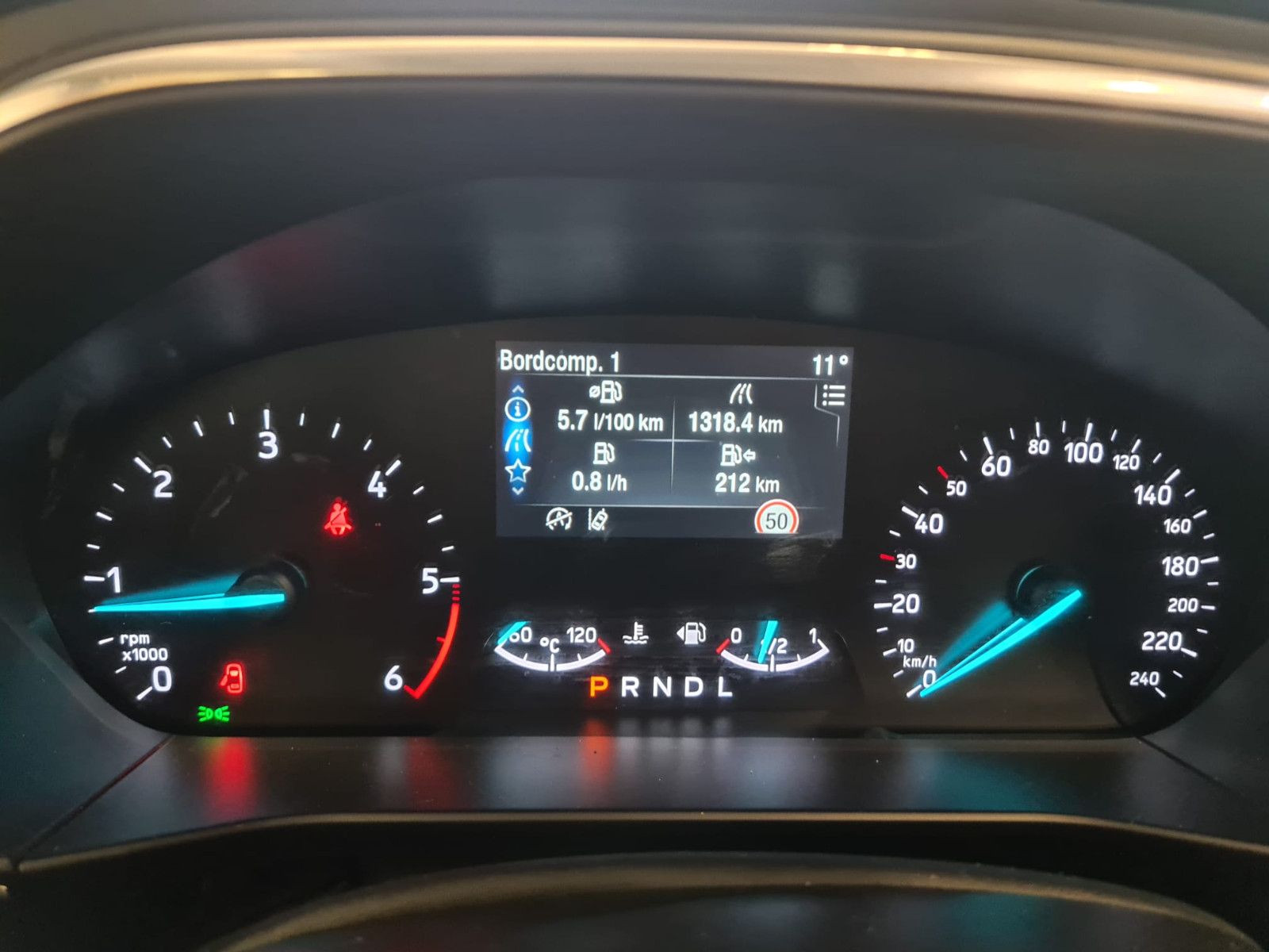 Fahrzeugabbildung Ford Focus Turnier Titanium / 1. Hand / SCHECKHEFT