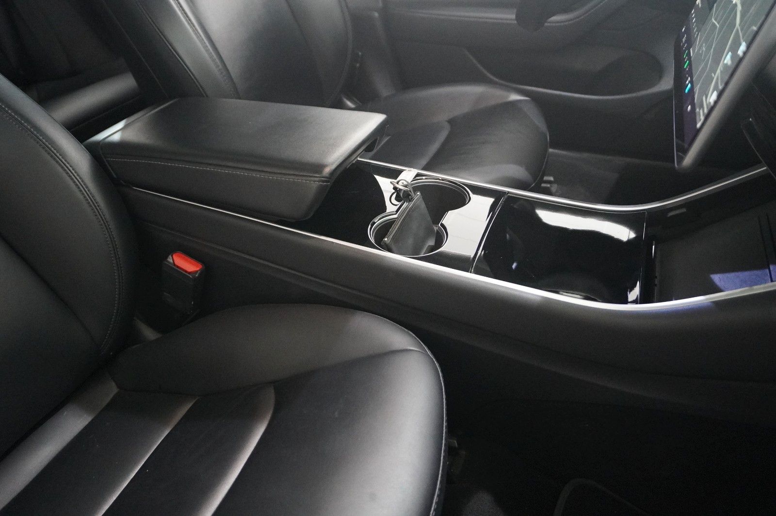 Fahrzeugabbildung Tesla Model 3 Standard Range Plus NAVI/KAMERA/SH/PANO