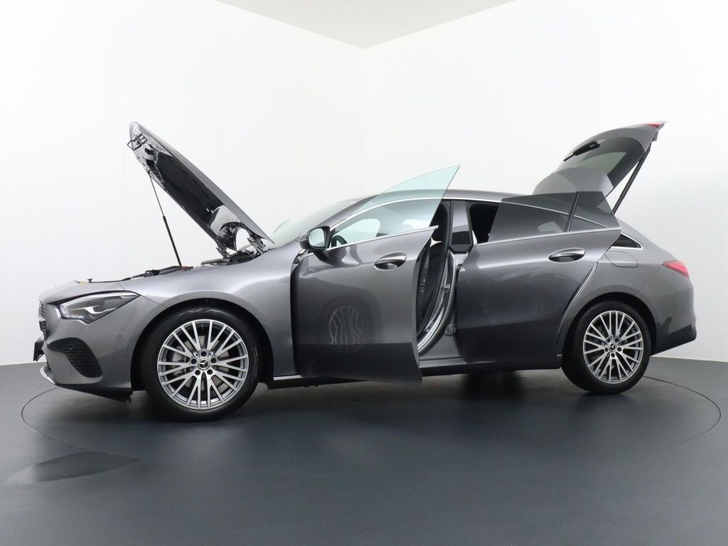 Mercedes-Benz CLA 180 Shooting Brake Star Edition Luxury Line