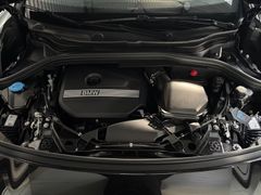 Fahrzeugabbildung BMW 220i Active Tourer -- M Sport/ ACC/ AHK/ HeadUp