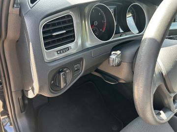 Volkswagen Golf - 9