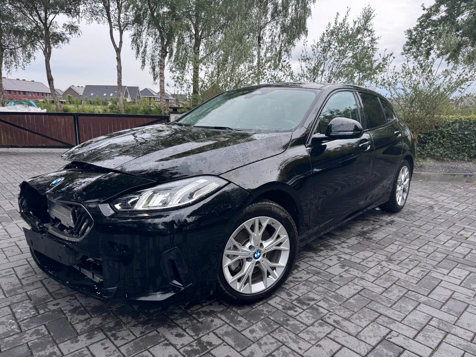 BMW 120 1 Limousine 120 M Sport Camera Ambiance VOL