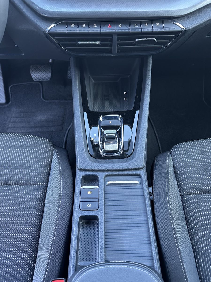 Fahrzeugabbildung SKODA Octavia Combi 2.0 TDI DSG Ambition NAV+LED+VCOCK