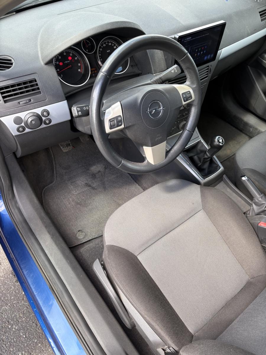 Opel Astra 2005 — photo 12
