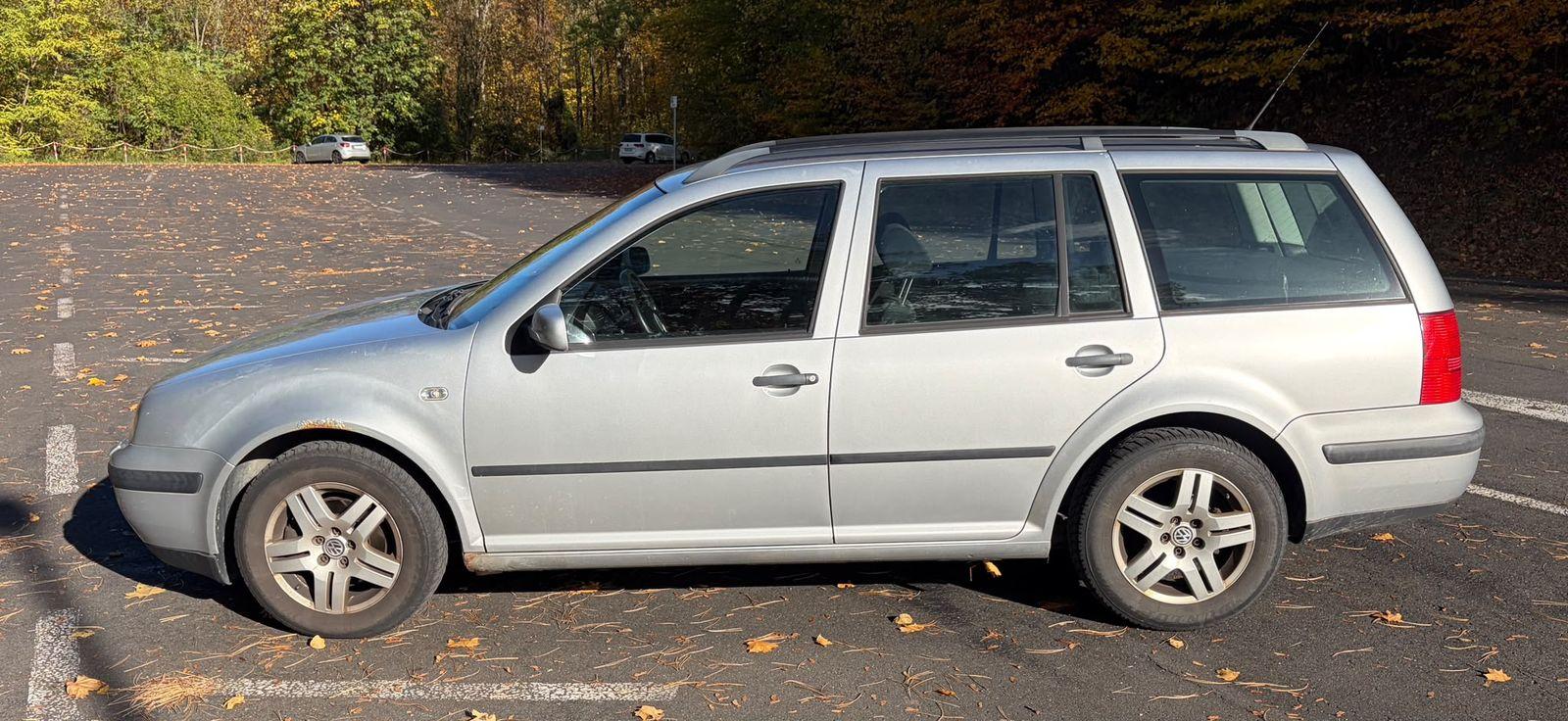 Volkswagen Golf 2005 — interior