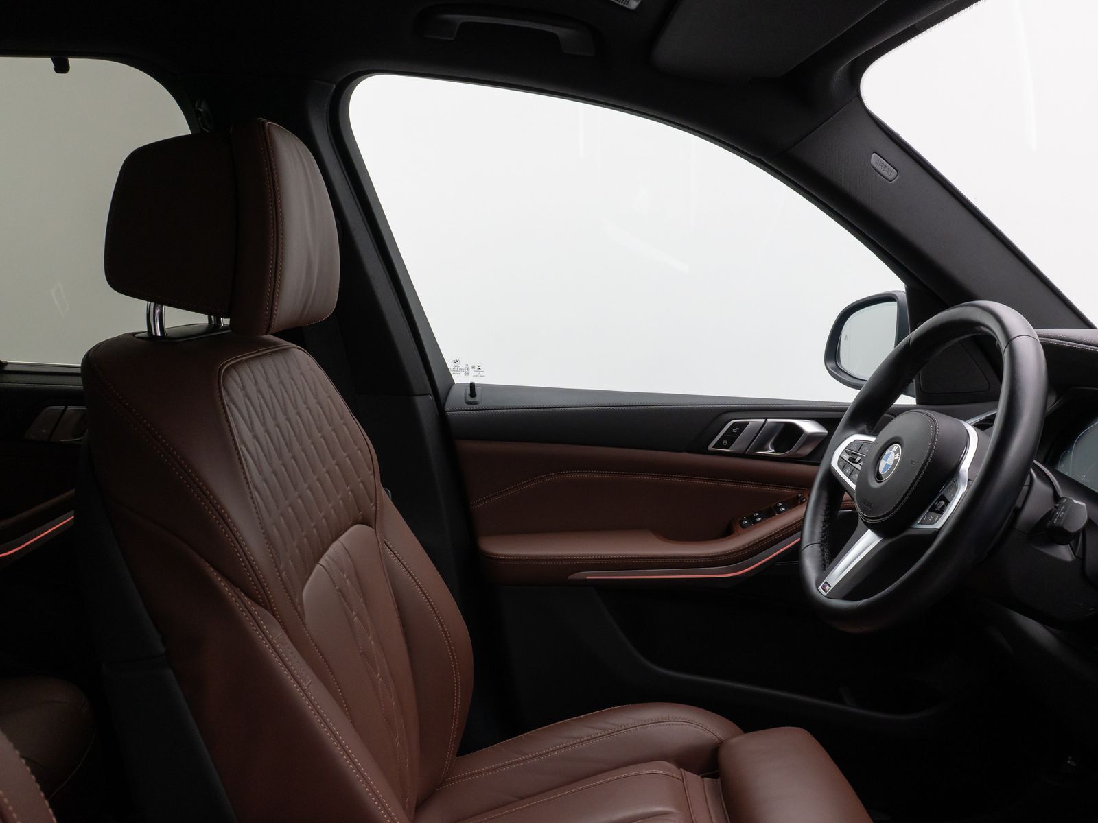 Fahrzeugabbildung BMW X5 xD30d M Sport Laser DAB HiFi AHK DiplayKey
