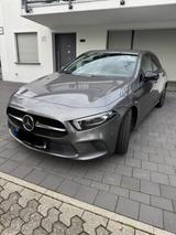 Mercedes-Benz A-Klasse A250 4MATIC- Garantie 360° Kam-Massage - Mercedes-Benz A 250: Grau