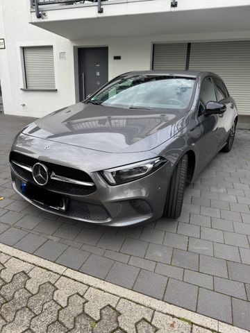 MERCEDES-BENZ A-Klasse A250 4MATIC- Garantie 360° Kam-Massage