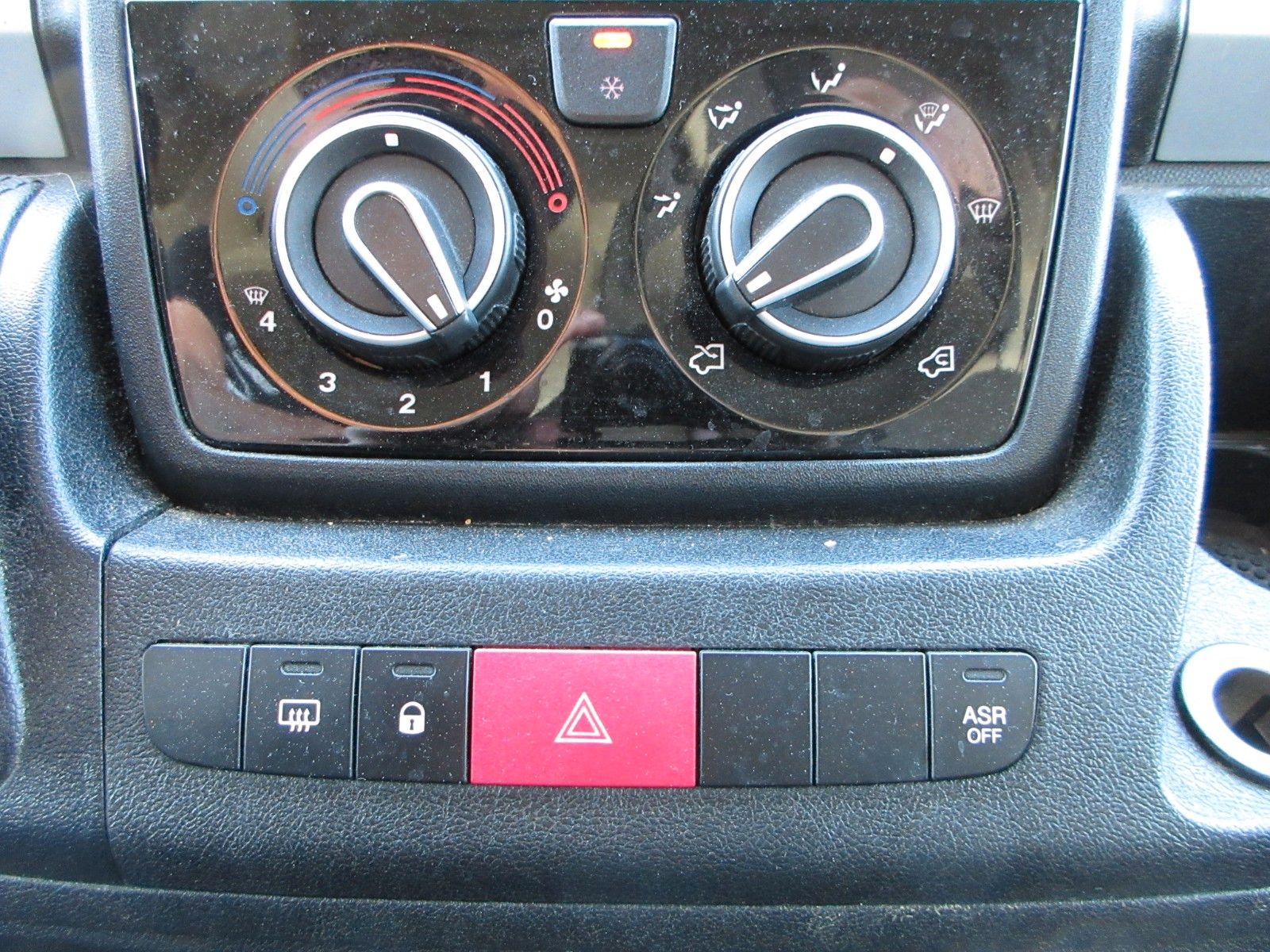 Fahrzeugabbildung Fiat Ducato Kasten 120MJT  L2H2  NAVI/AC/KAMERA/PDC