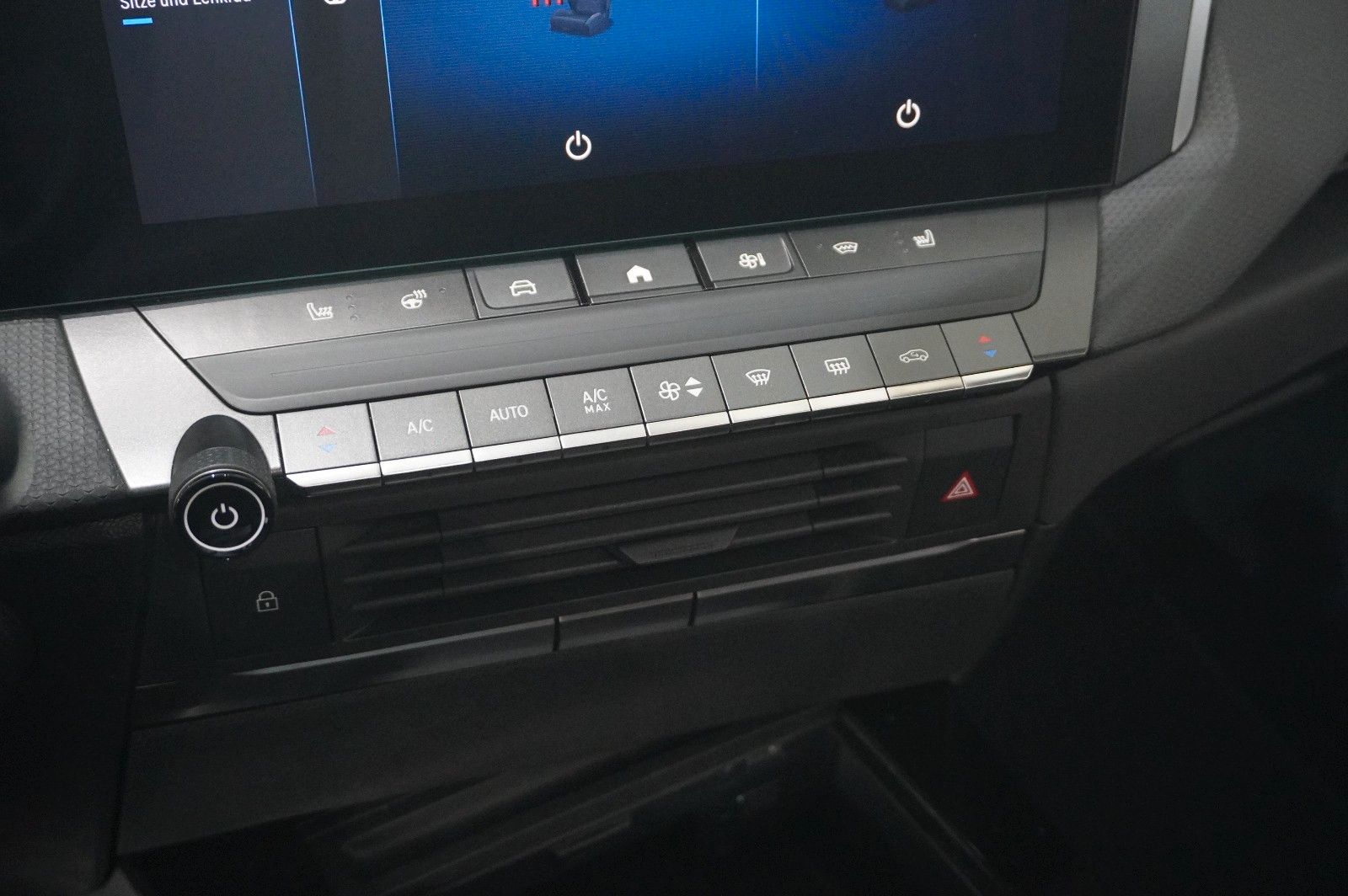 Fahrzeugabbildung Opel Astra L Lim. 1.2T GS SPORT NAVI/LED/360°/HUD/DAB