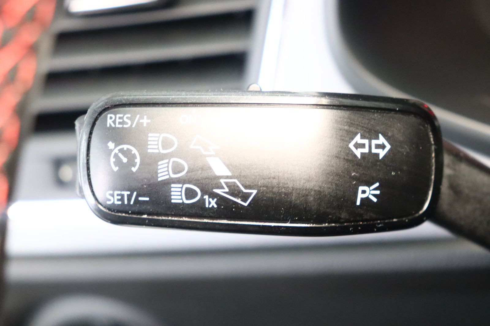 Fahrzeugabbildung SEAT Leon ST 1.4 FR * Navi * LED * HU/AU neu