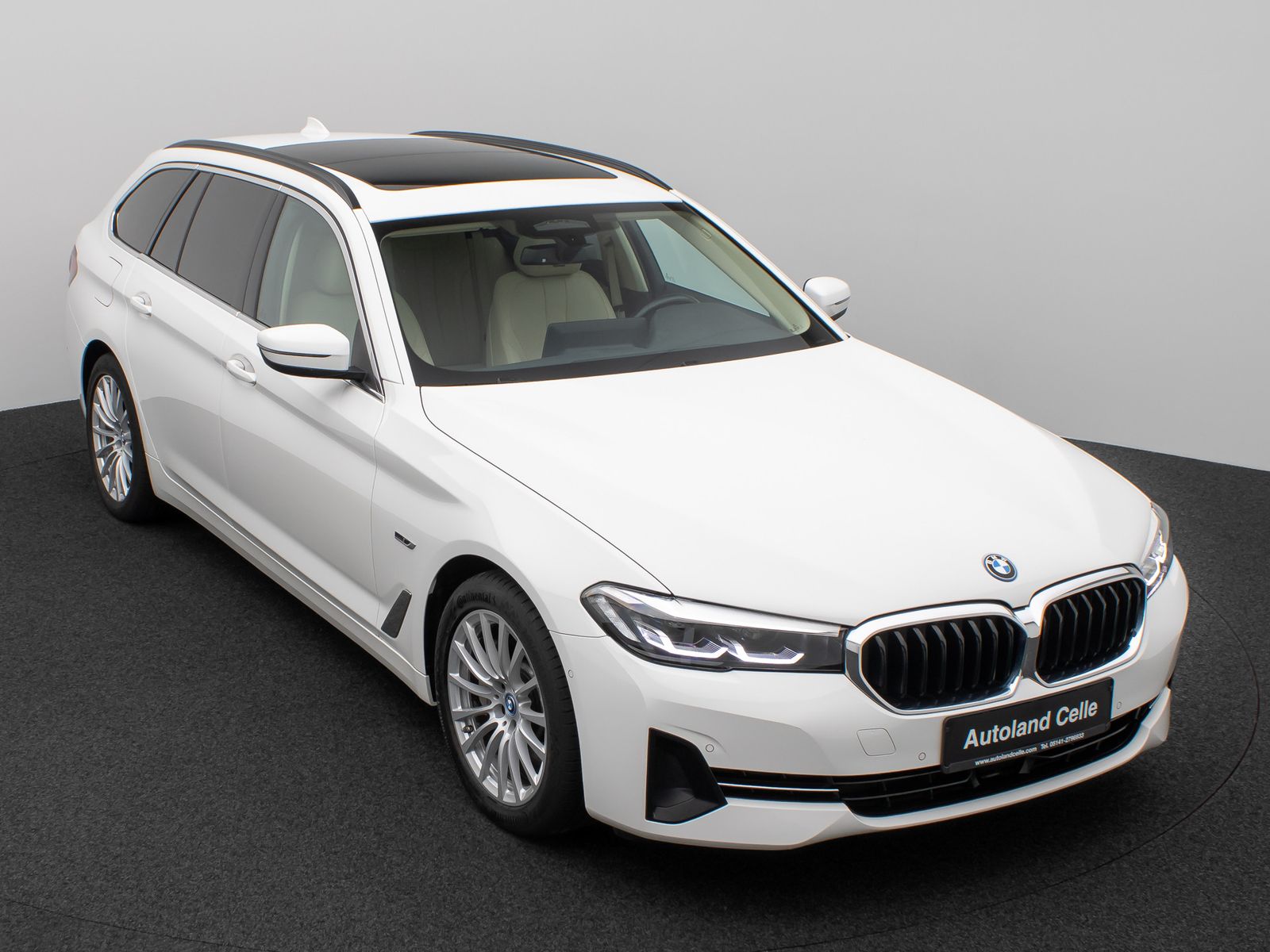 Fahrzeugabbildung BMW 530e Panorama Kamera DAB HiFi 4xKlima Leder 18Zl
