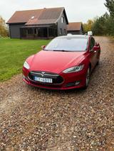 Tesla Model S 85 - - Tesla Model S aus 2013