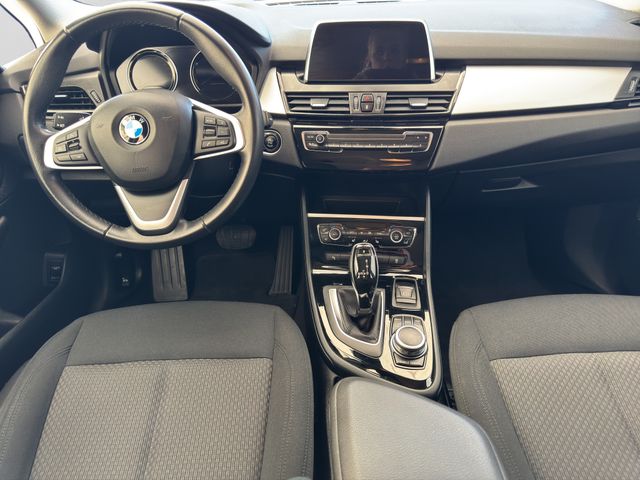 Fahrzeugabbildung BMW 218i Gran Tourer Automatik+LED+Navi+Sitzh.+AHK