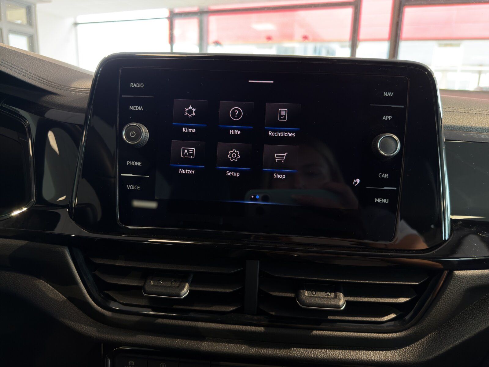 Fahrzeugabbildung Volkswagen T-Roc Cabriolet 1.5 TSI DSG R-Line ACC APP