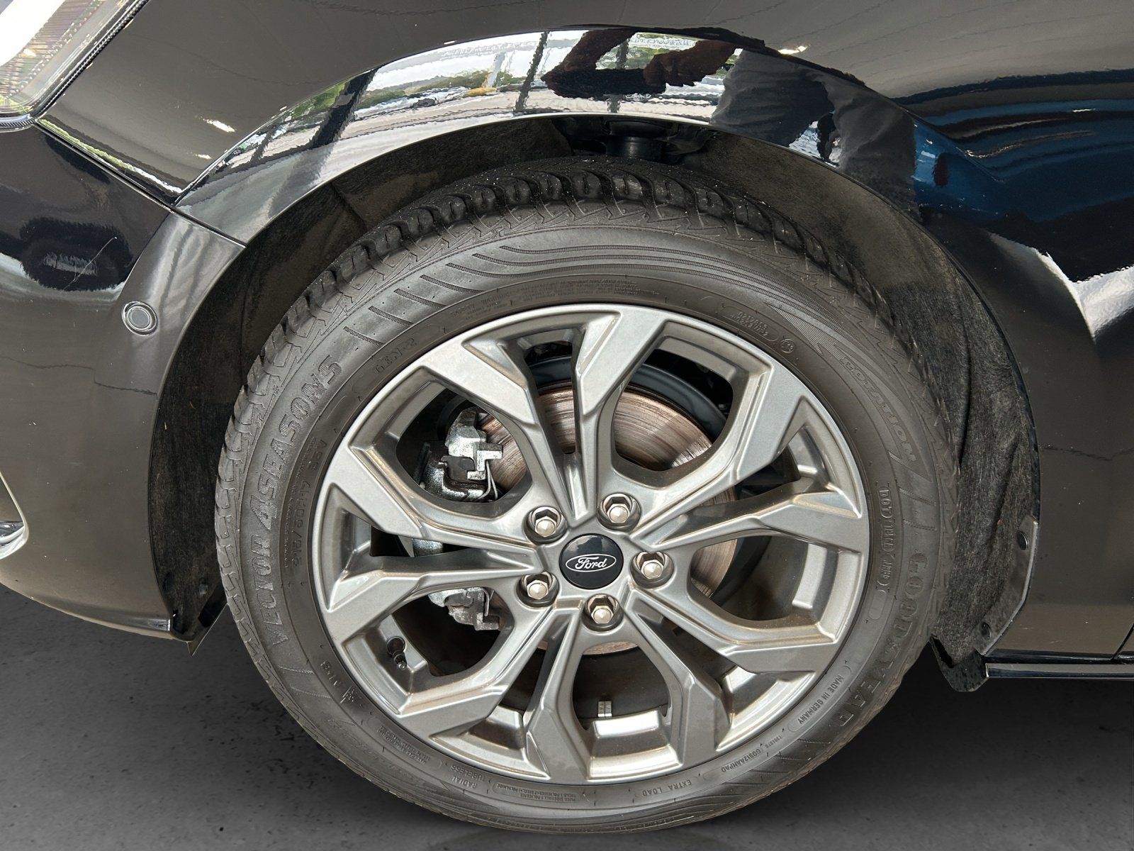 Fahrzeugabbildung Ford Focus 1.0 ST-Line X Aut./LED/ACC/AHK/KAMERA/NAVI