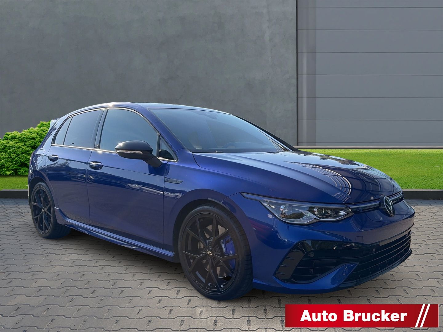 Volkswagen Golf VIII R 20 Years 4M 2.0 TSI AKRAPOVIC MATRIX foto 2