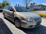 Toyota Avensis 1.8 VVT-i Sol - gebrauchte Toyota Avensis aus dem Jahr 2005