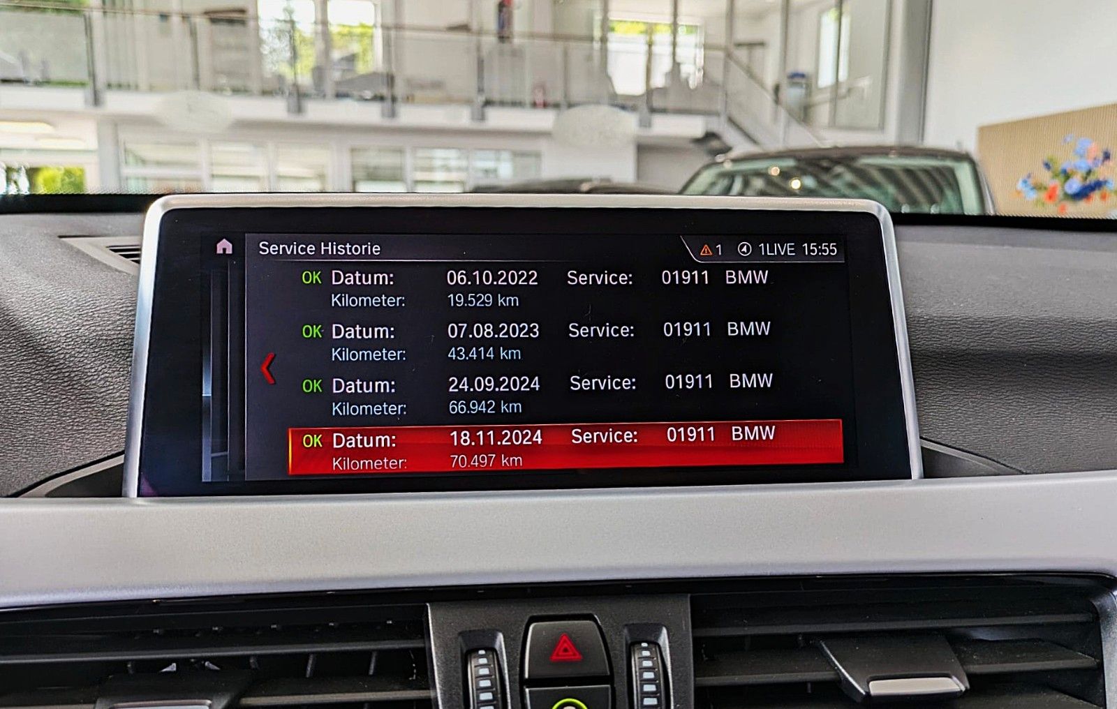 Fahrzeugabbildung BMW X1 18i LCI NAVI SHZ AHK PDC KLIMAAUT 8xALU