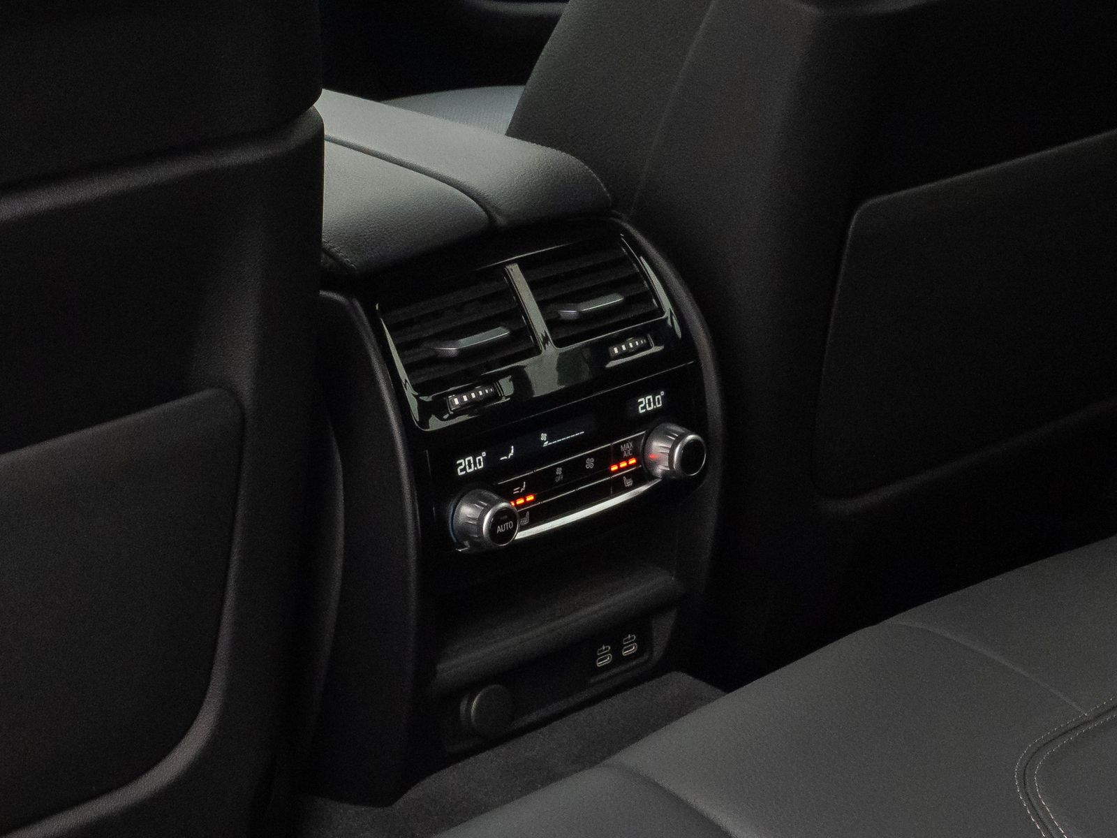 Fahrzeugabbildung BMW 540d xD M Sport Kamera HUD DAB H/K 4xKlima AHK