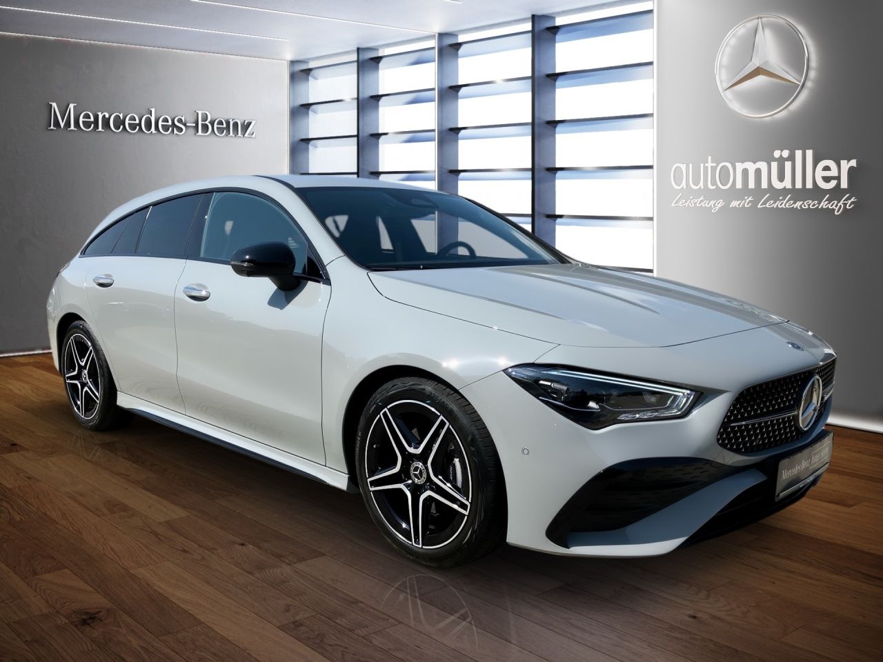 Fahrzeugabbildung Mercedes-Benz CLA 180 SB AMG+AHK+MULTIB+360+DISTR+NIGHT+LHZG++