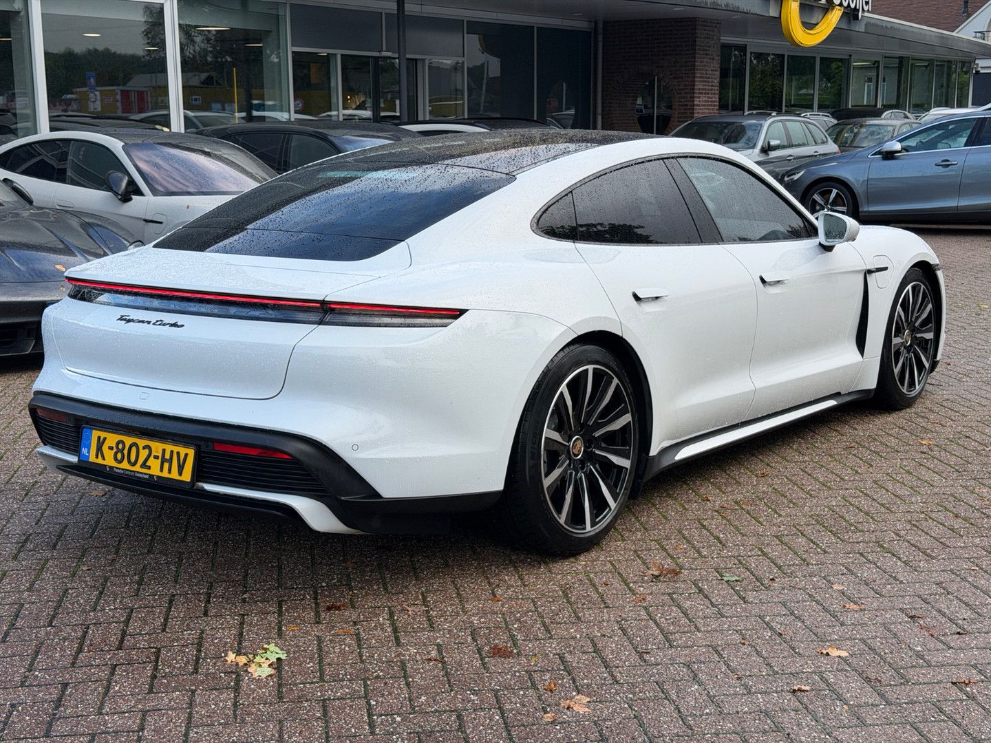 Porsche Taycan Turbo 93 kWh / SOH 92,3% / Panoramadak / imagem 3