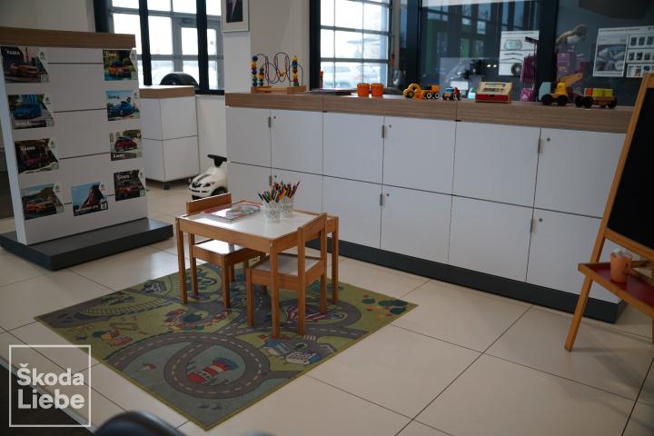 showroom-image-bottom