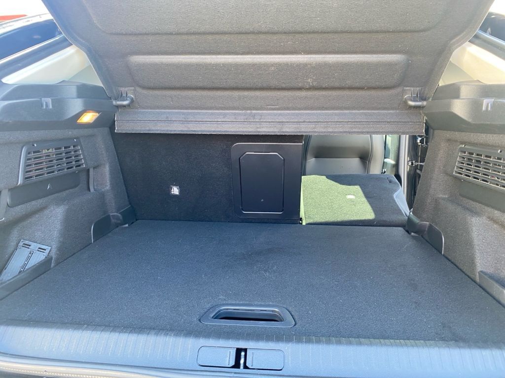 Fahrzeugabbildung Citroën C4 BlueHDi 130 Stop&Start EAT8 SHINE