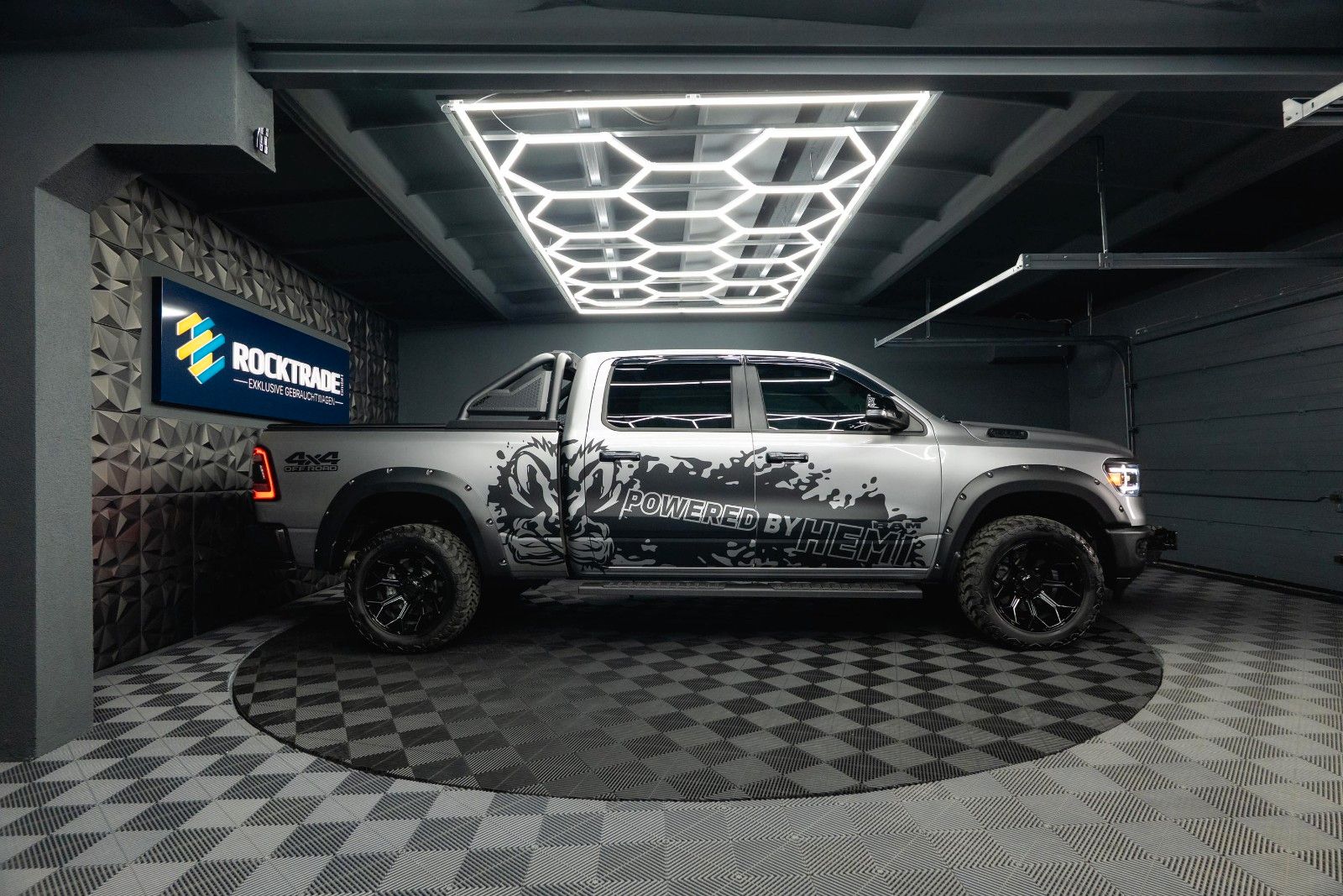 Fahrzeugabbildung Dodge RAM 5.7 V8 HEMI 4x4 OFFROAD LONGBED Seilwinde 5T