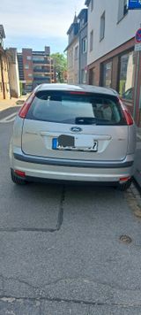 Ford Focus 1,6TDCi 80kW DPF Ghia Ghia - Ford Focus aus 2005 mit Diesel-Antrieb
