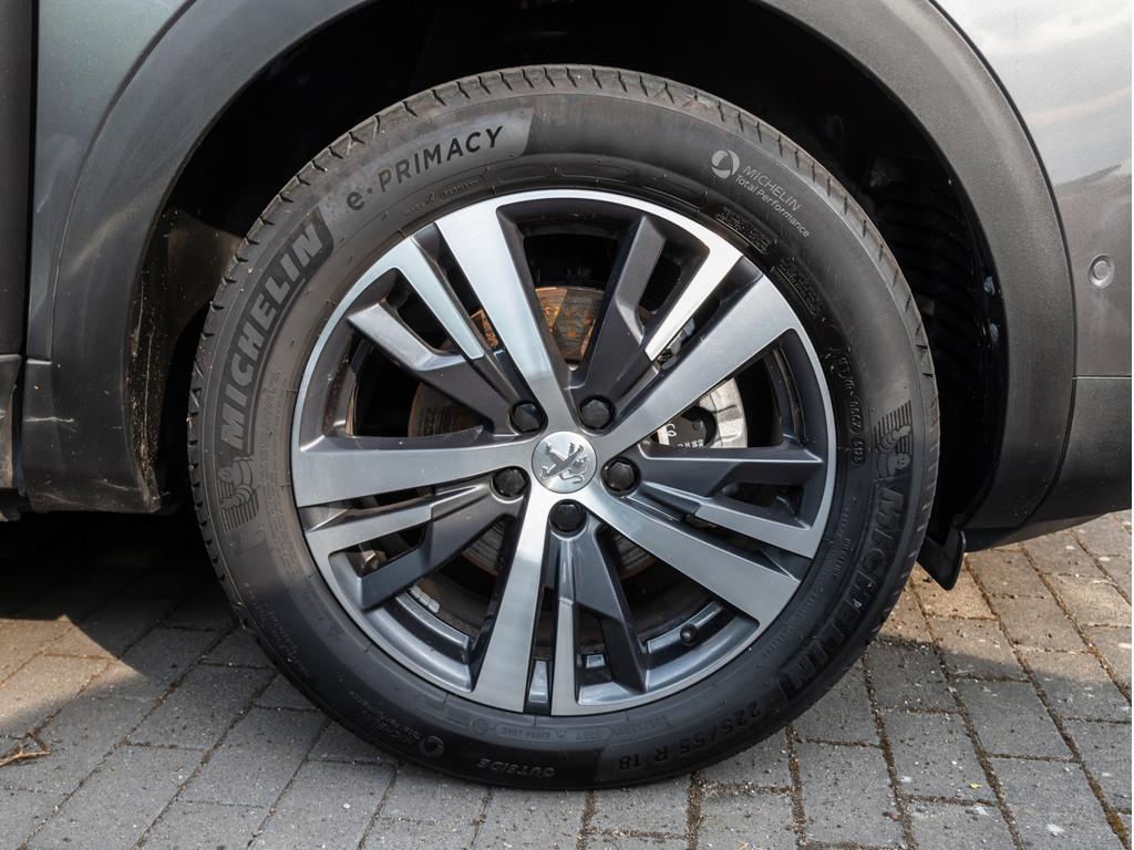 Peugeot 3008 Allure Pack HYBRID 136 e-DSC6 AHK ACC LED