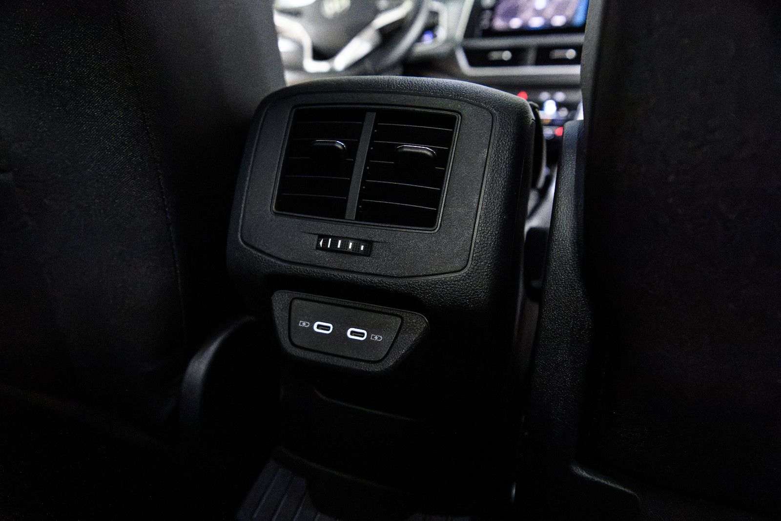 Fahrzeugabbildung Volkswagen T-Roc Style 2.0l TDI DSG + Navi + ACC + Keyless