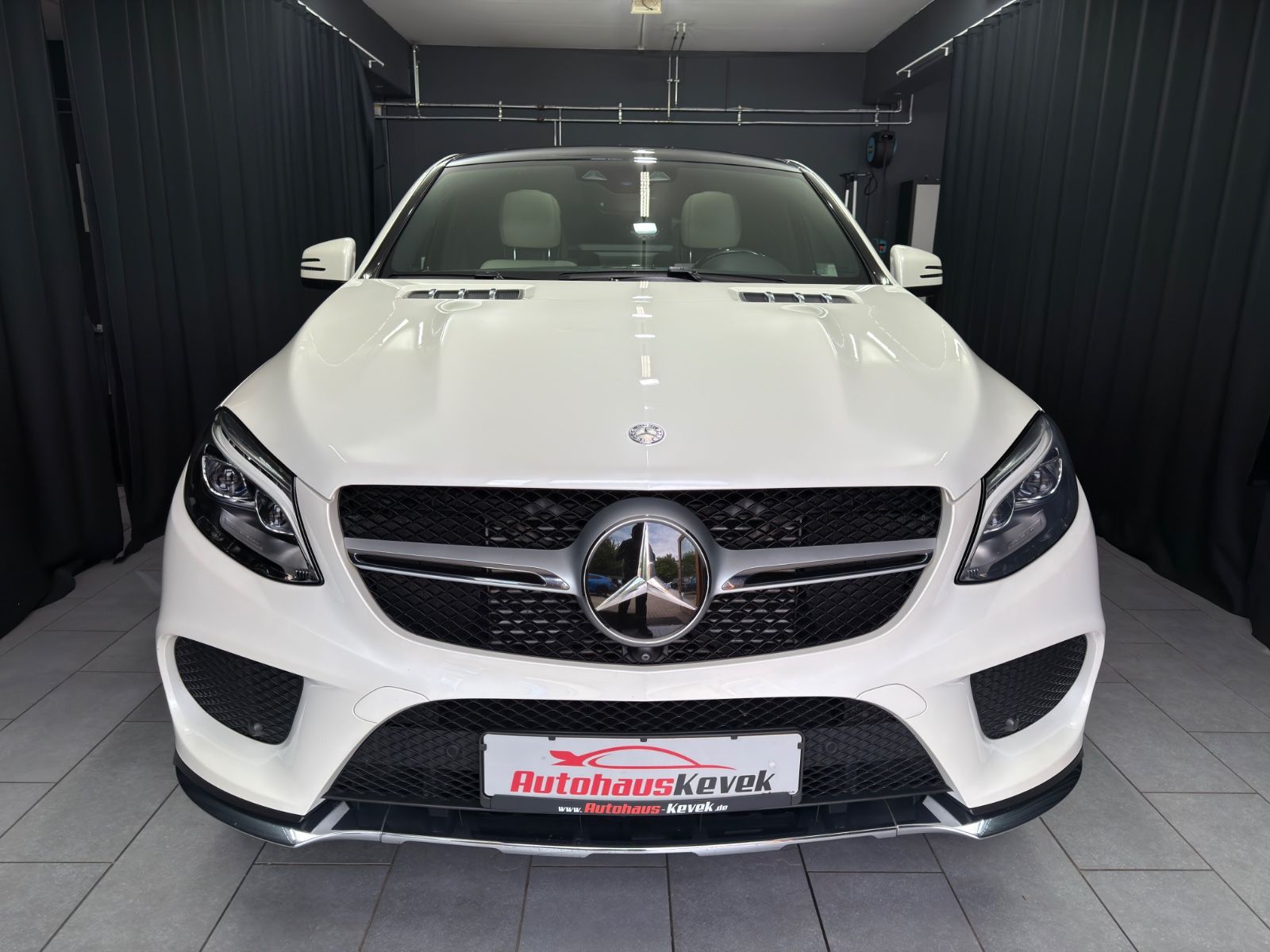 Fahrzeugabbildung Mercedes-Benz GLE 350 d Coupe 4Matic|TV|PANO|AMG-LINE|VOLL|22"